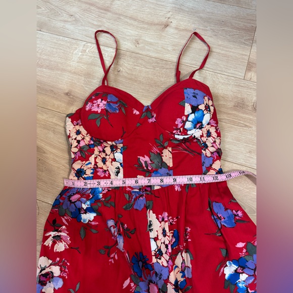 Red Floral Spaghetti Strap jumpsuit - Picture 4 of 5
